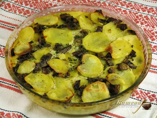 Картопля, запечена з грибами – рецепт з фото, українська кухня