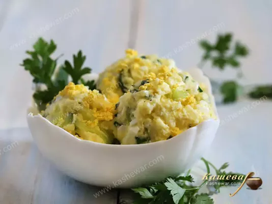 Картопляний салат з яйцем та огірком – рецепт з фото, корейська кухня