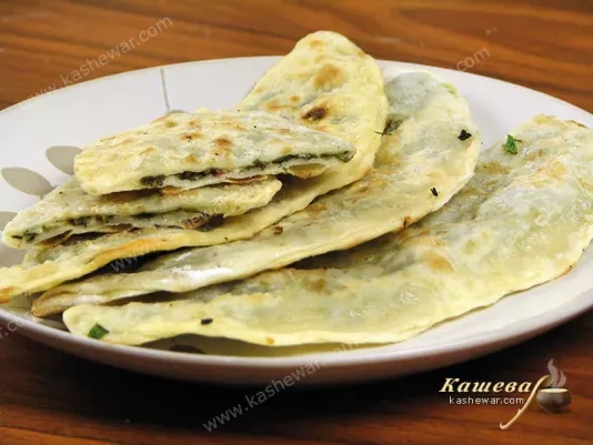 Кутаби із зеленню та сиром – рецепт з фото, азербайджанська кухня