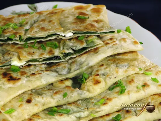 Коржик з сиром та шпинатом (Гезлеме) – рецепт з фото, турецька кухня