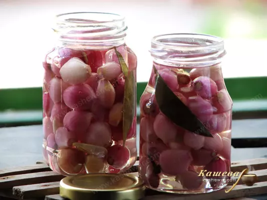 Pickled onions in oil – recipe with photo, Italian cuisine