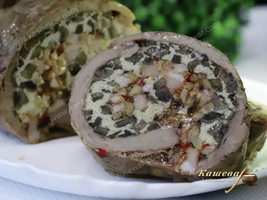 М'ясний рулет з грибами та омлетом – рецепт з фото, білоруська кухня