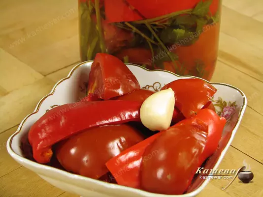 Солодкий перець та помідори в кисло-солодкому маринаді – рецепт з фото, молдавська кухня