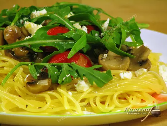 Спагетті з грибами та руколою – рецепт з фото, основна страва