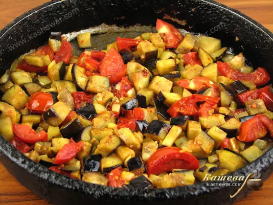 Steamed vegetables for shakshuka