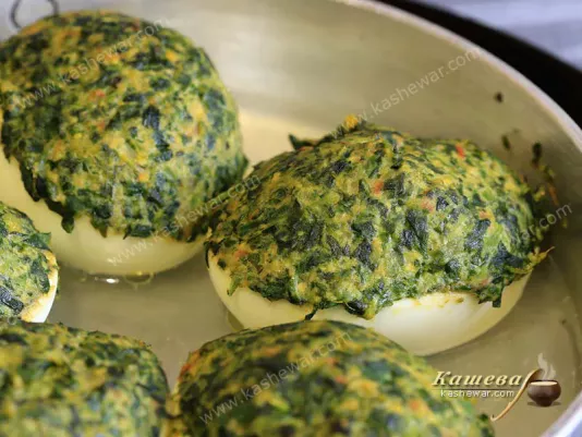 Яйця, фаршировані шпинатом – рецепт з фото, французька кухня