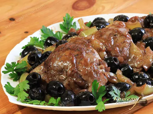 Курка з оливками та перцем – рецепт з фото, грецька кухня