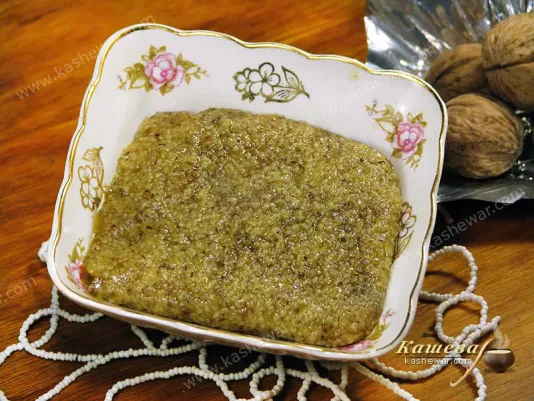 Мед з горіхами – рецепт з фото, узбецька кухня