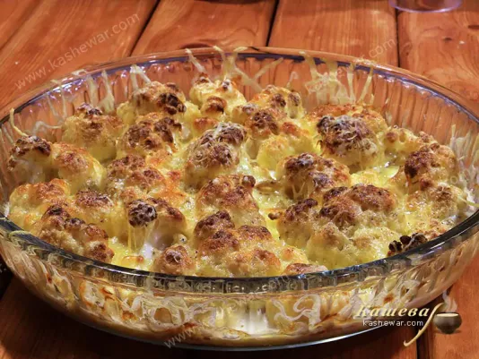 Baked cauliflower with cheese