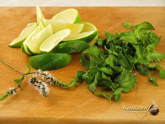 Lime and mint for mojito