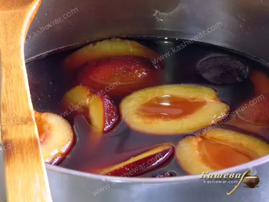 Ready plum compote