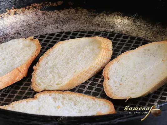 Slices of bread in a frying pan