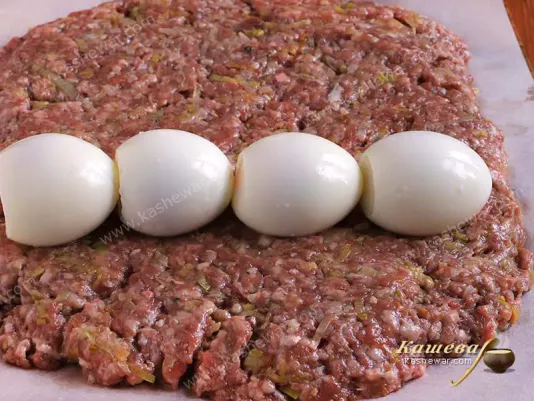 Forming roll of minced meat