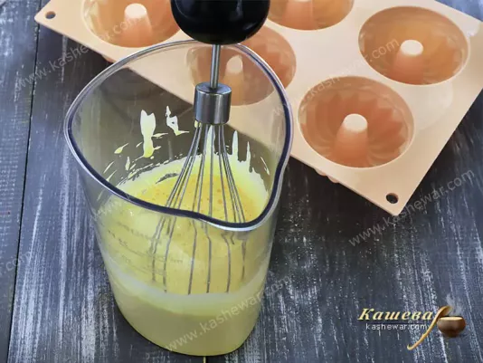 Whipped egg yolks