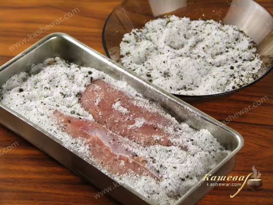 Філе індички в солі та перці