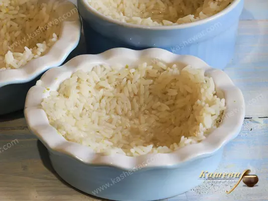Рис у формі для випічки