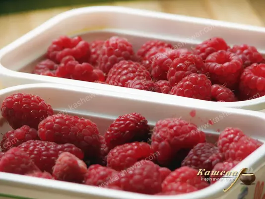Raspberries in freezer boxes