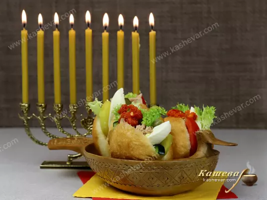 Смажена булочка з овочами та тунцем – рецепт з фото, єврейська кухня