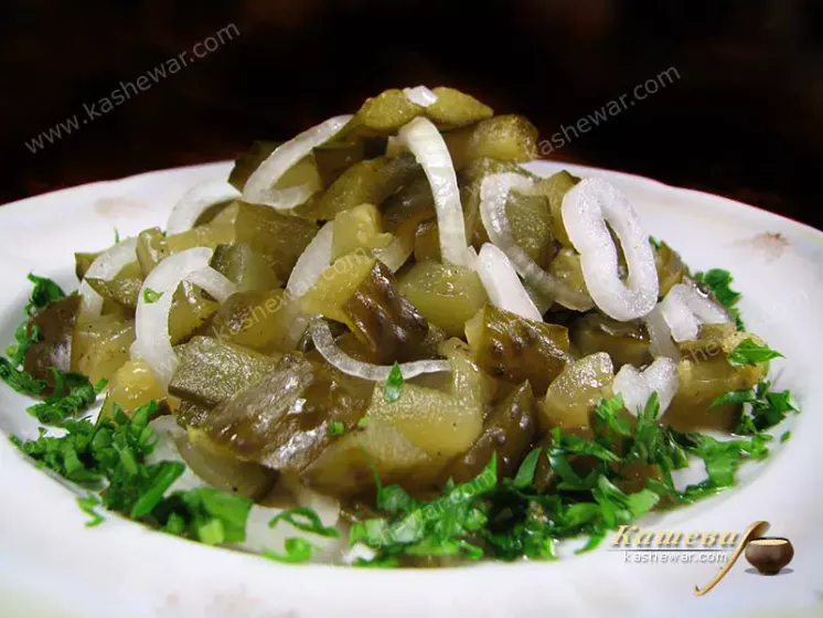 Салат із солоних огірків (Чимчик тилі) – рецепт з фото, узбецька кухня