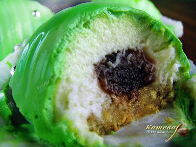 Муссовый десерт с айвовым мармеладом