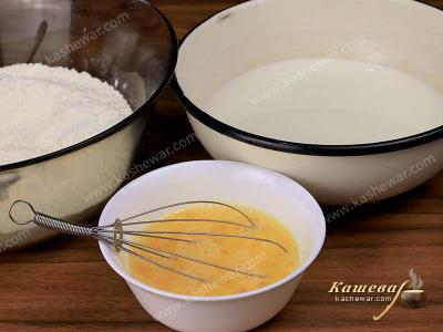 ingredients for pancakes on milk