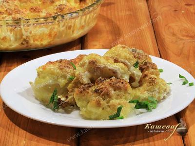 Cauliflower baked with cream and cheese