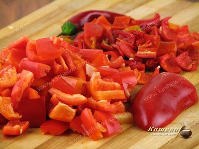 Chop bell peppers and chili peppers