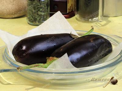 Eggplants are prepared for baking