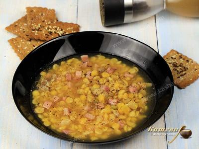 Pea soup with ham and bacon