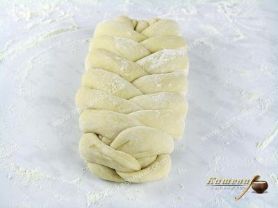 Dough braid is formed
