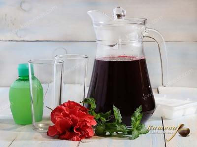 Hibiscus and mint