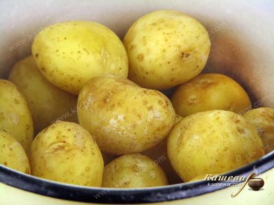 Boiled new potatoes