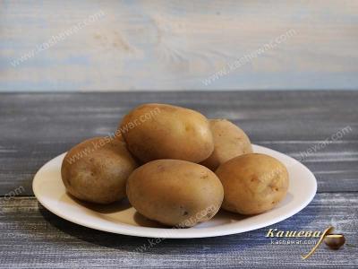 Boiled potatoes in peel