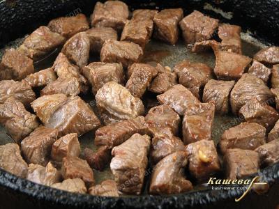 Обжаривание мяса для кебаба