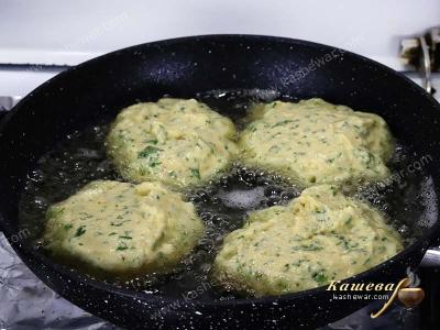 Corn fritters with herbs
