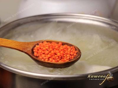 Красная чечевица в супе