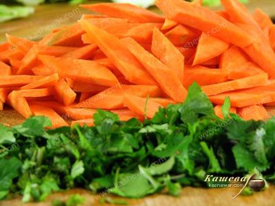 Carrots cut into rhombuses