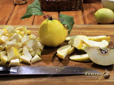 Quince cut for pie