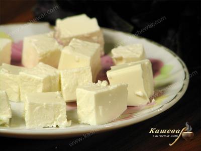 Нарезка сыра Фета для шашлычков
