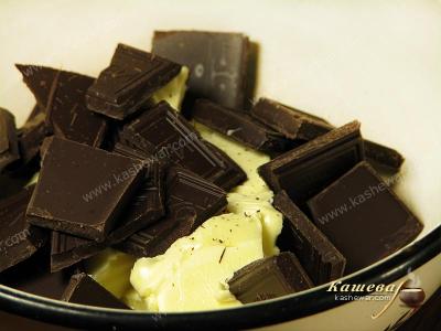 Растапливание шоколада и сливочного масла