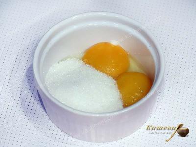 Egg yolks with sugar