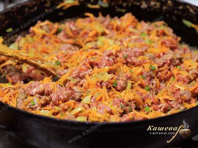 Ground beef with carrots, celery and onions