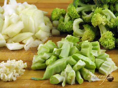 Wash and chop vegetables, divide broccoli into florets