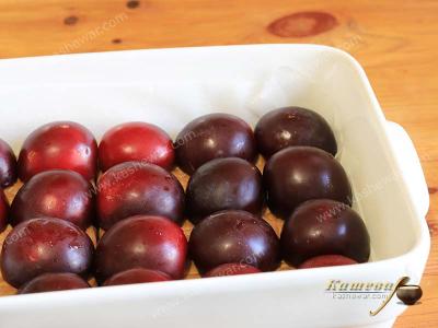 Slices of plums