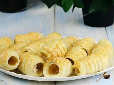 Puff pastry tubes