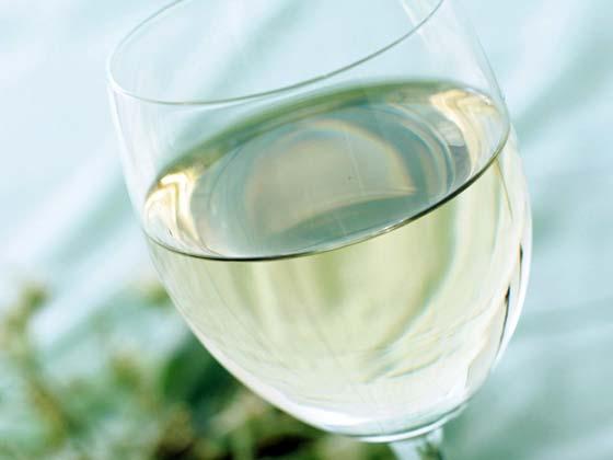 Белое сухое вино – ингредиент рецептов