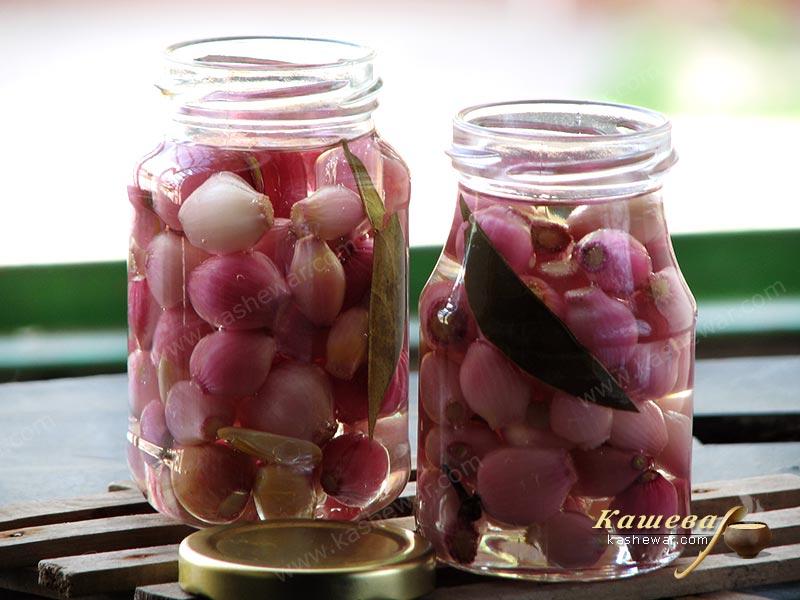 Pickled onions in oil – recipe with photo, Italian cuisine