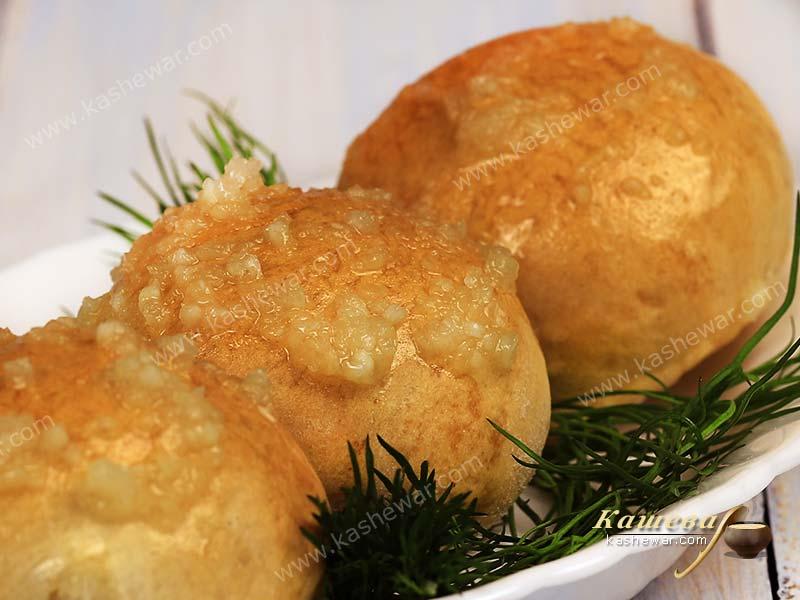 Pampushki with garlic – recipe with photo, Ukrainian cuisine.