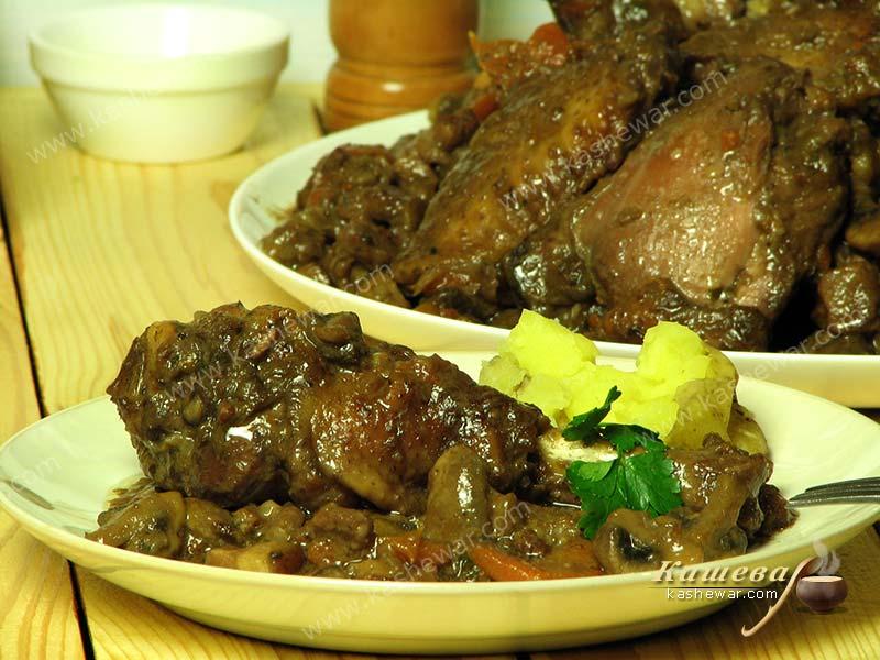 Rooster in wine (Coq au vin) – recipe with photo, French cuisine